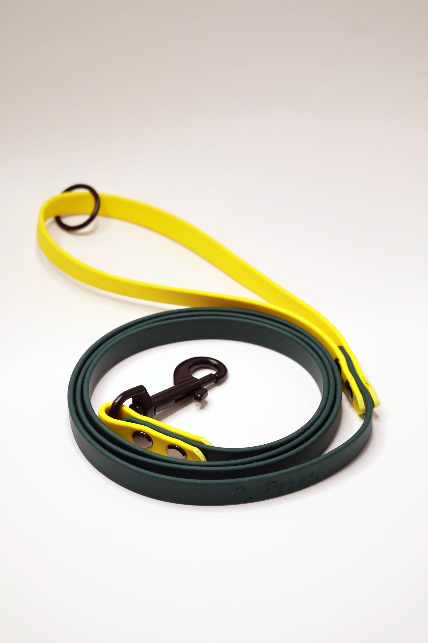 Lesa lejera pentru plimbari relaxate, facuta din  BioThane®