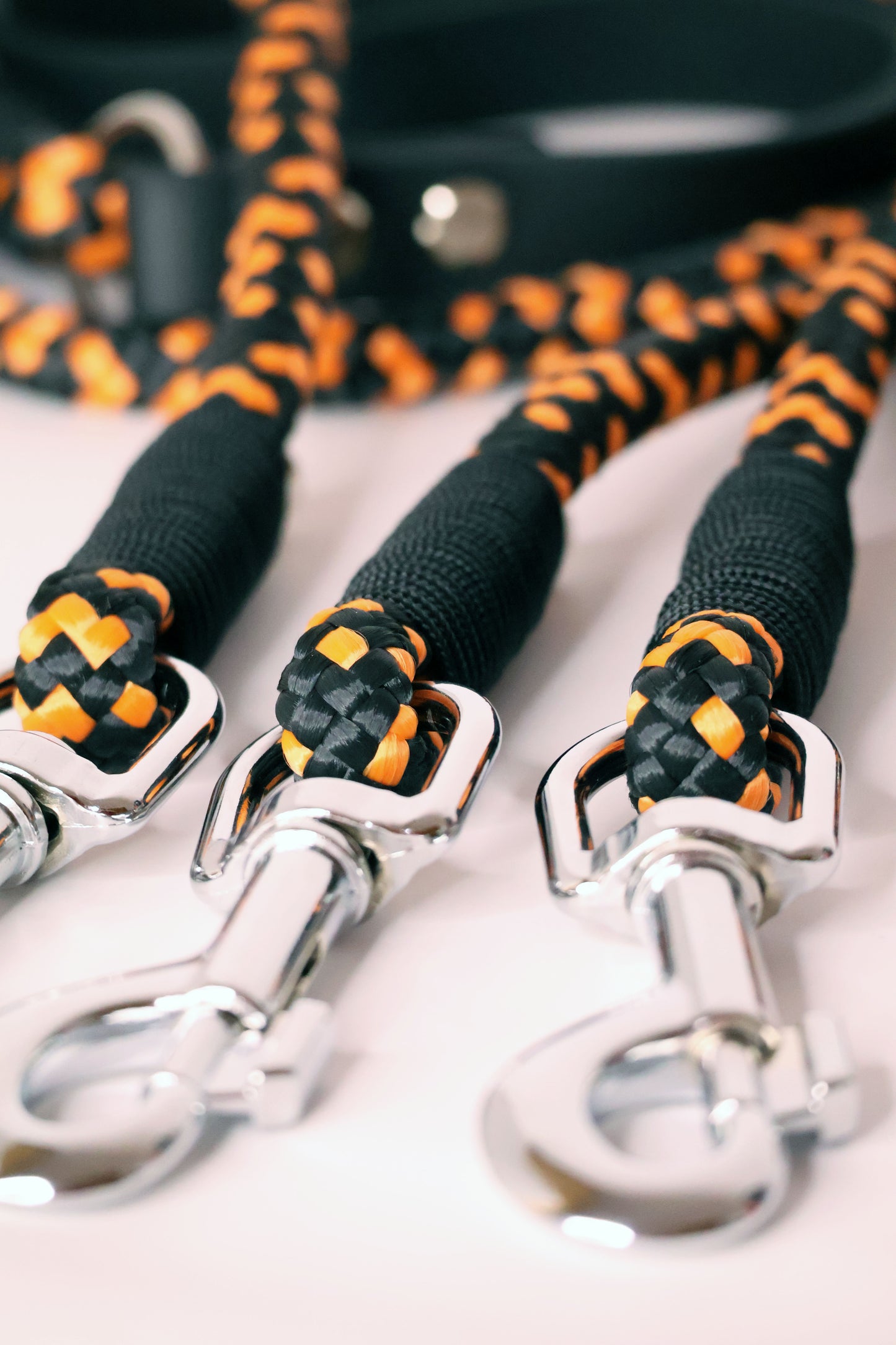 Lesa pentru caini cu tema Halloween, portocalie cu negru